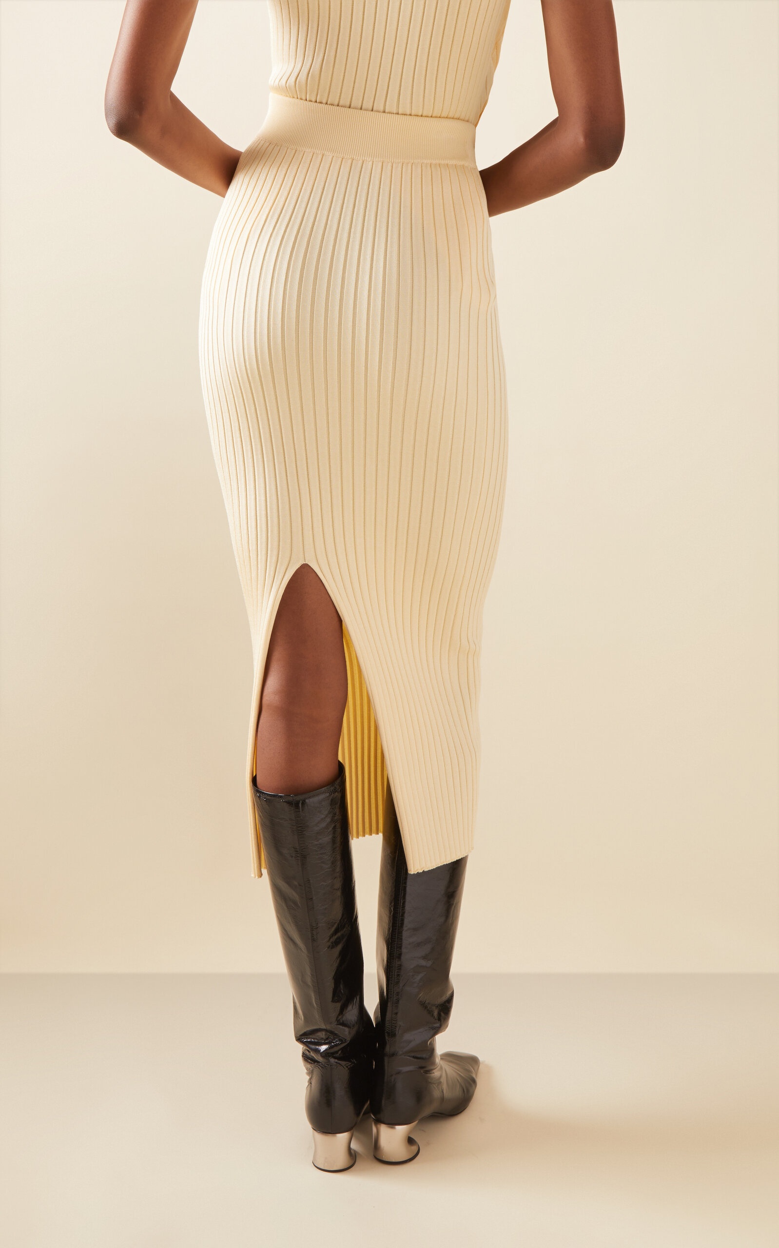 Ribbed-Knit Midi Skirt neutral - 4