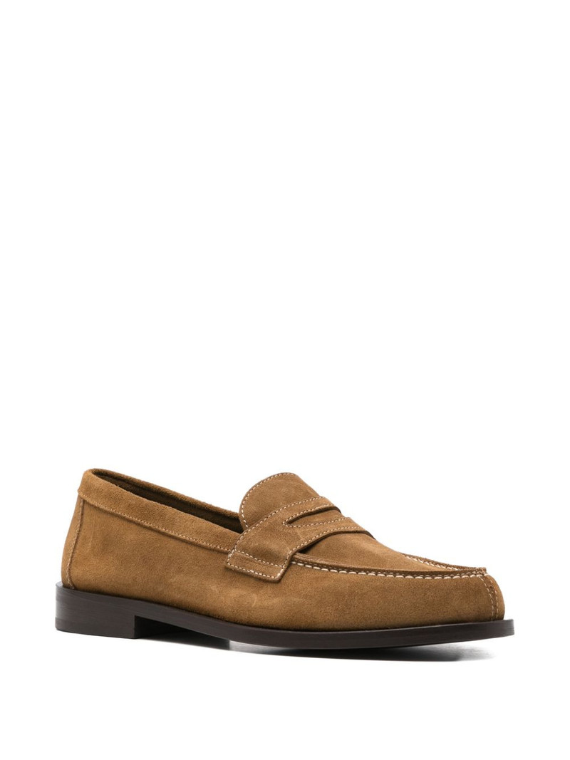 VINNY’s penny-slot loafers outlook