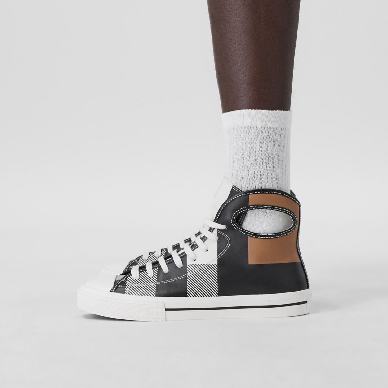 Porthole Detail Check Print Leather High-top Sneakers - 4