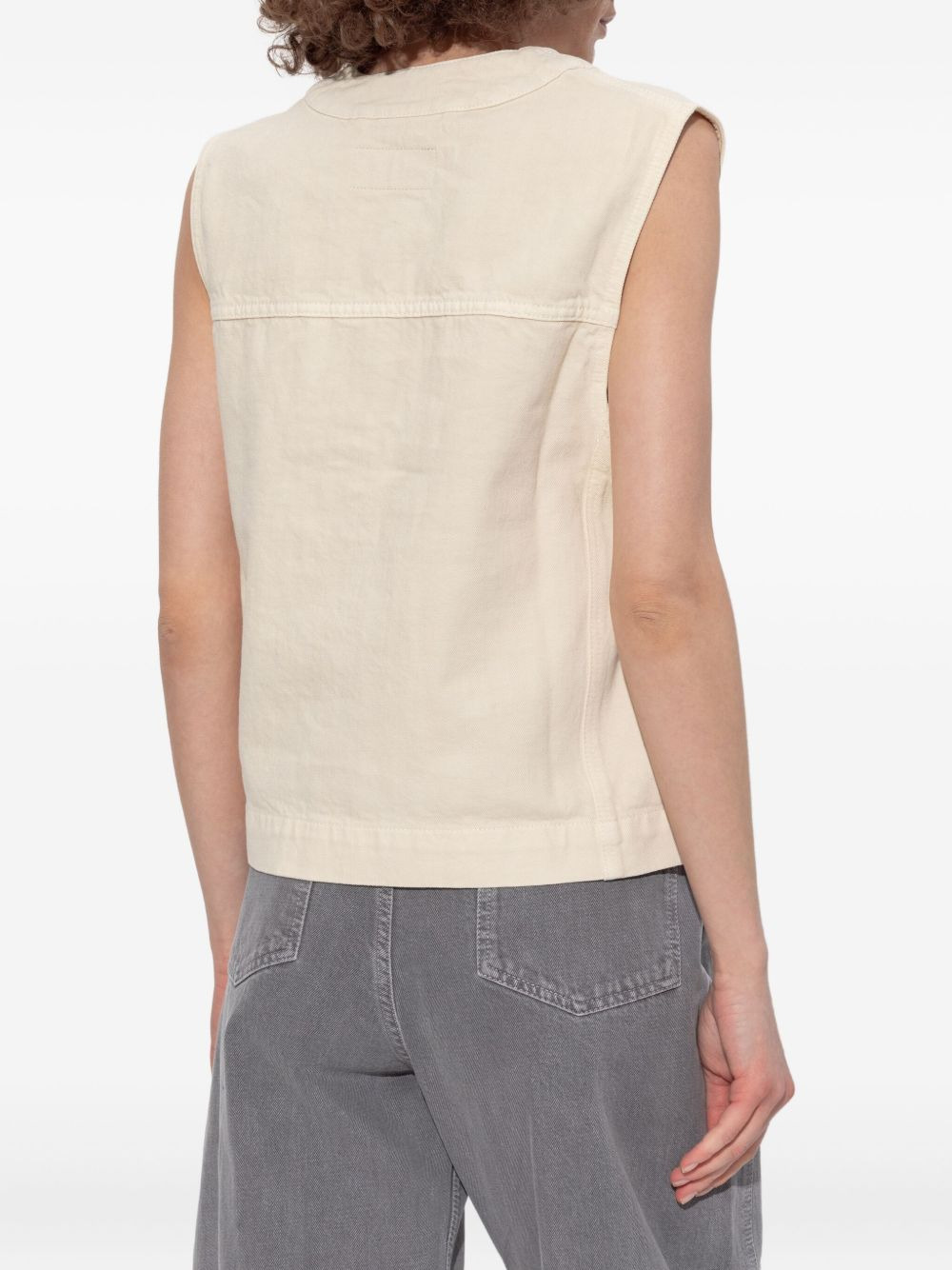 button-fastening sleeveless vest - 4
