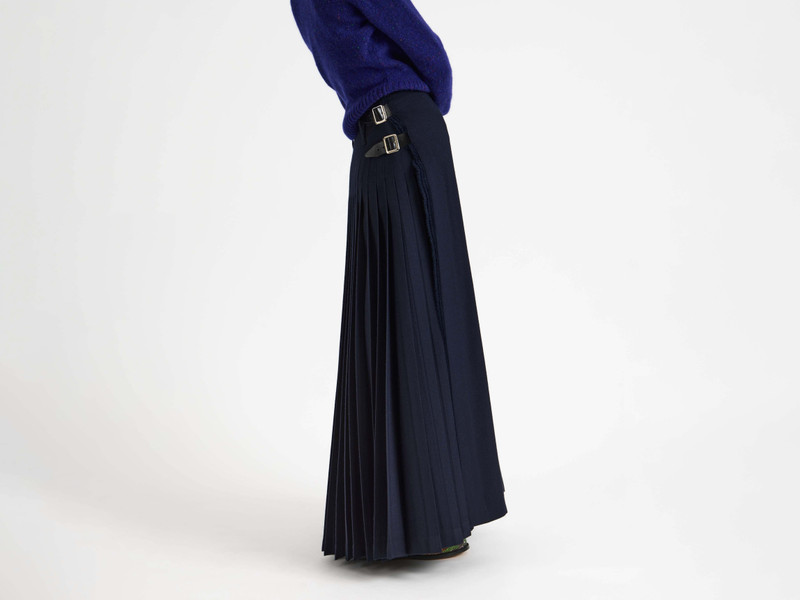 WOMENS KILT IN NAVY 5
