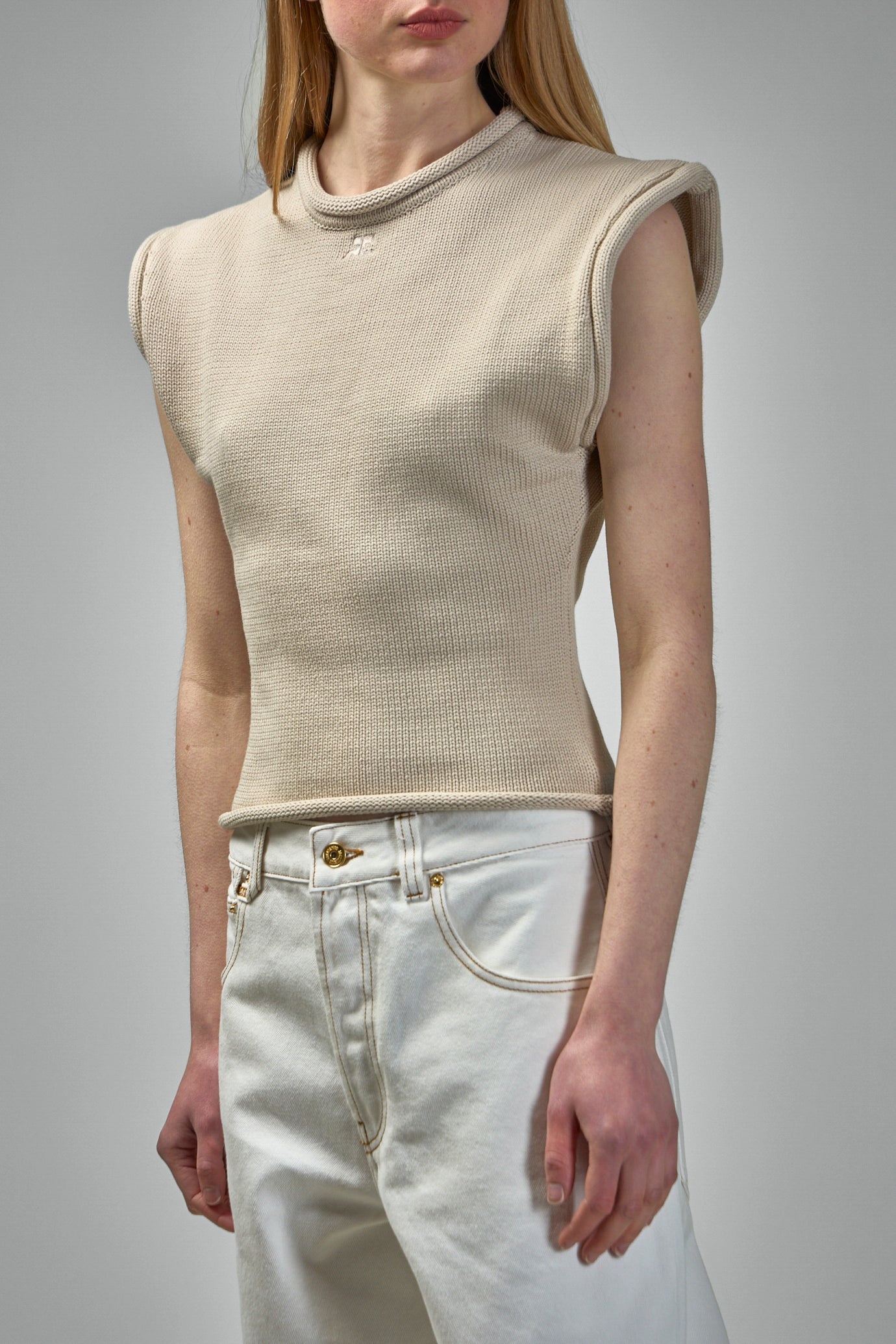Cropped Sleeveless Sweater - 3