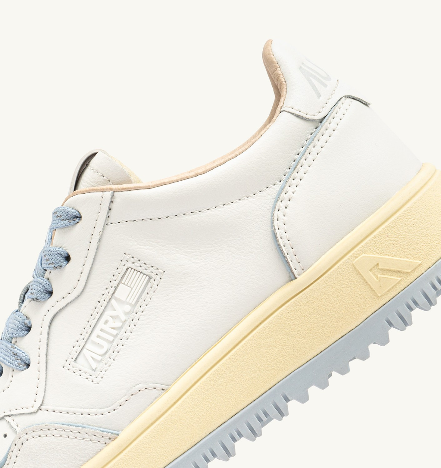 GOLF LOW SNEAKERS IN WHITE AND PEARL BLUE LEATHER - 6
