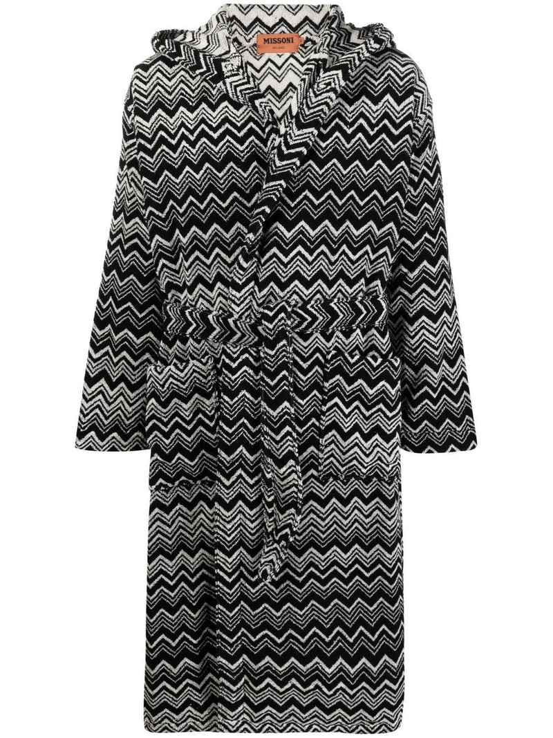 zigzag-pattern bath robe 1