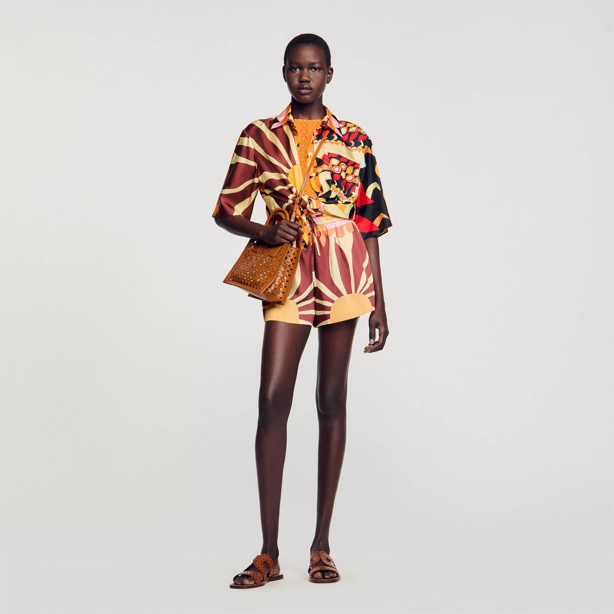PATTERNED SATIN-EFFECT SHORTS - 7