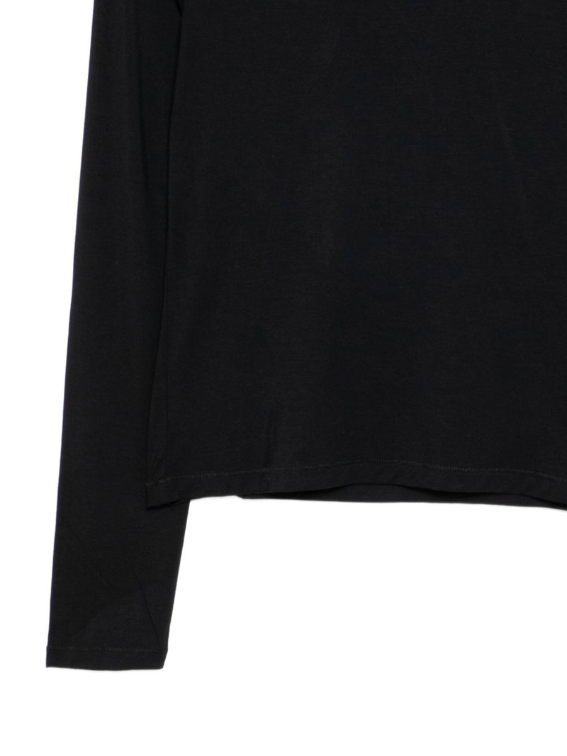 long-sleeved top 3