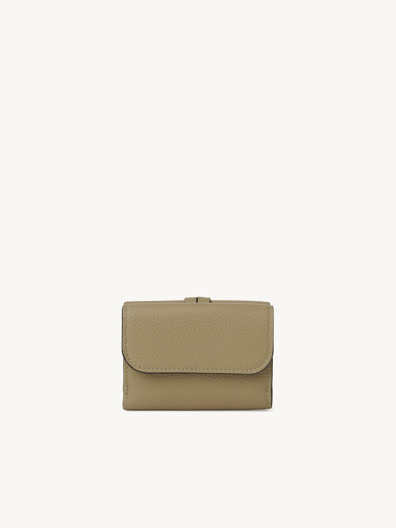 Chloé ALPHABET SMALL TRI-FOLD WALLET outlook