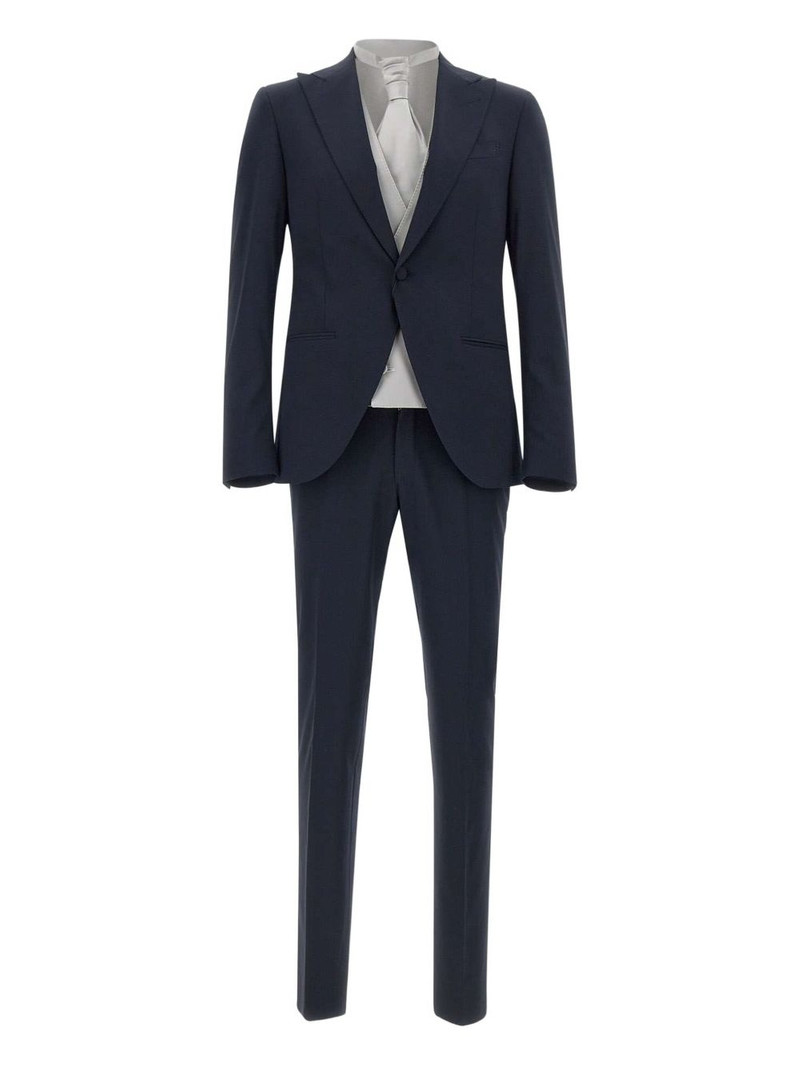 single-breasted suit 1