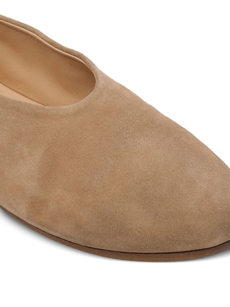pointed toe flats 4