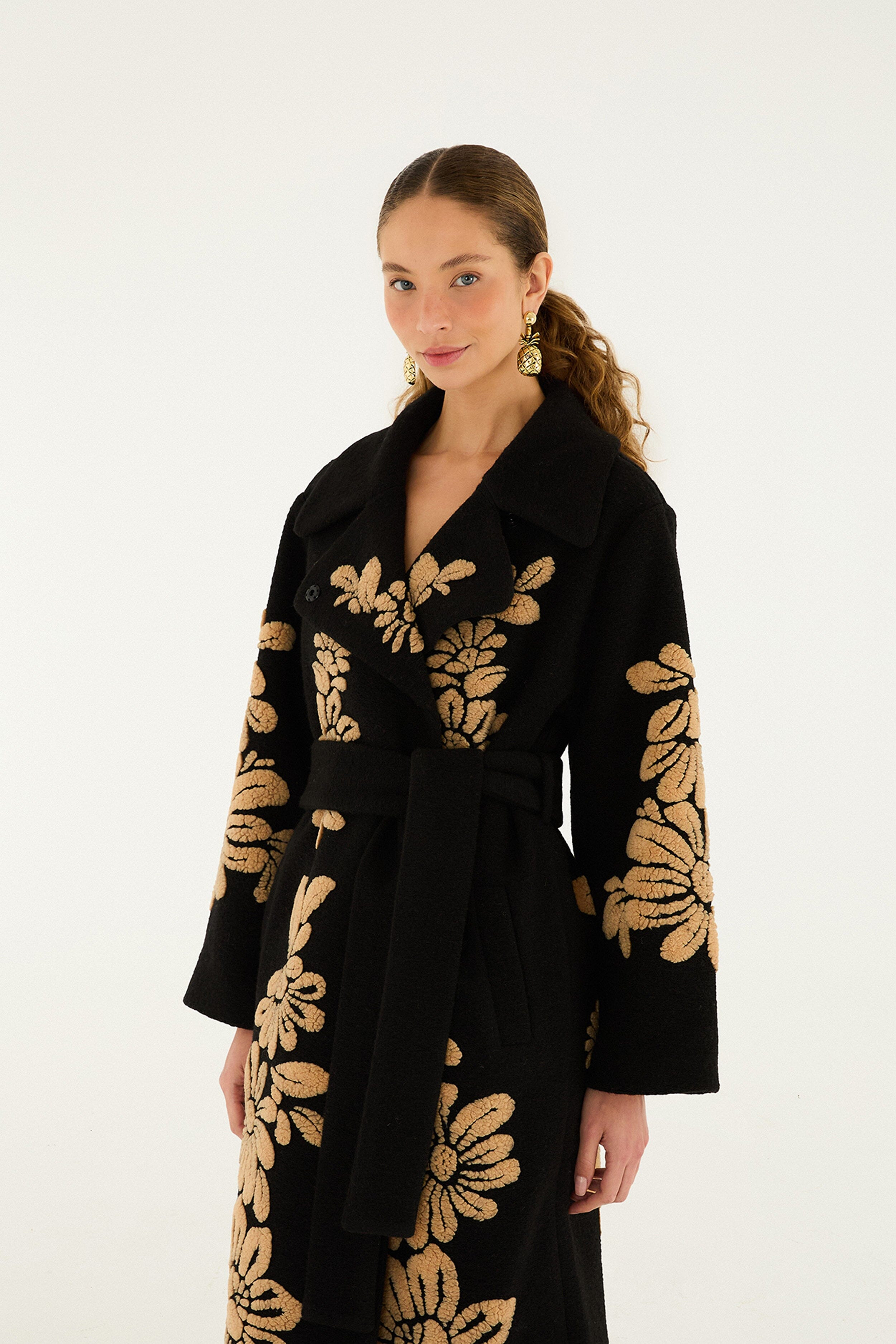 Bold Flowers Black Fleece - 4