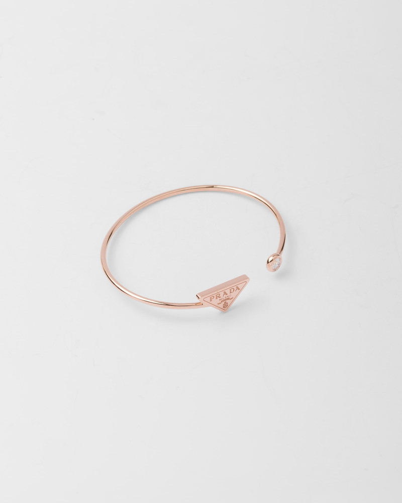 Eternal Gold bangle bracelet in pink gold with diamond 1