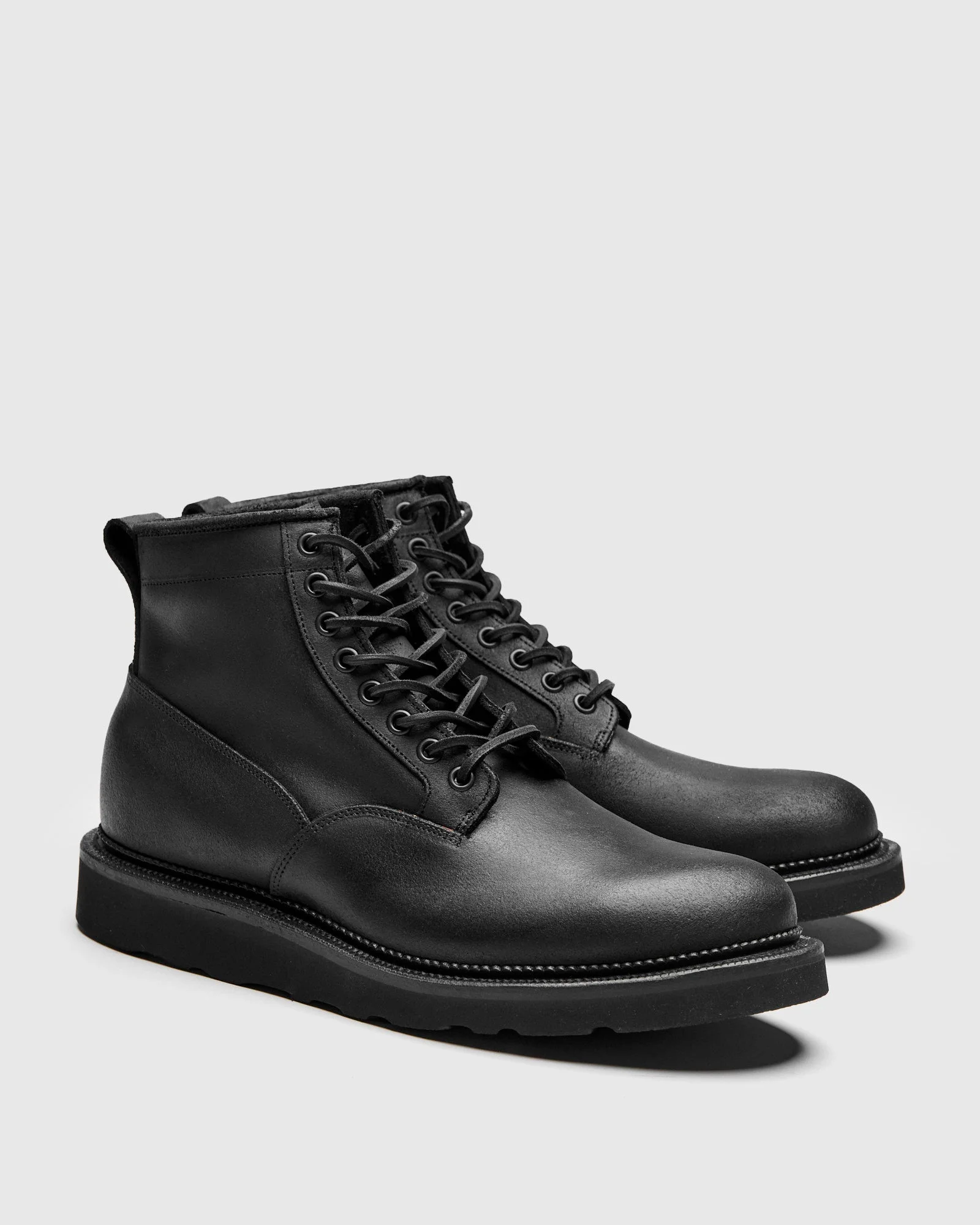 Scout Boot 1035 in Black Waxy Commander - 1