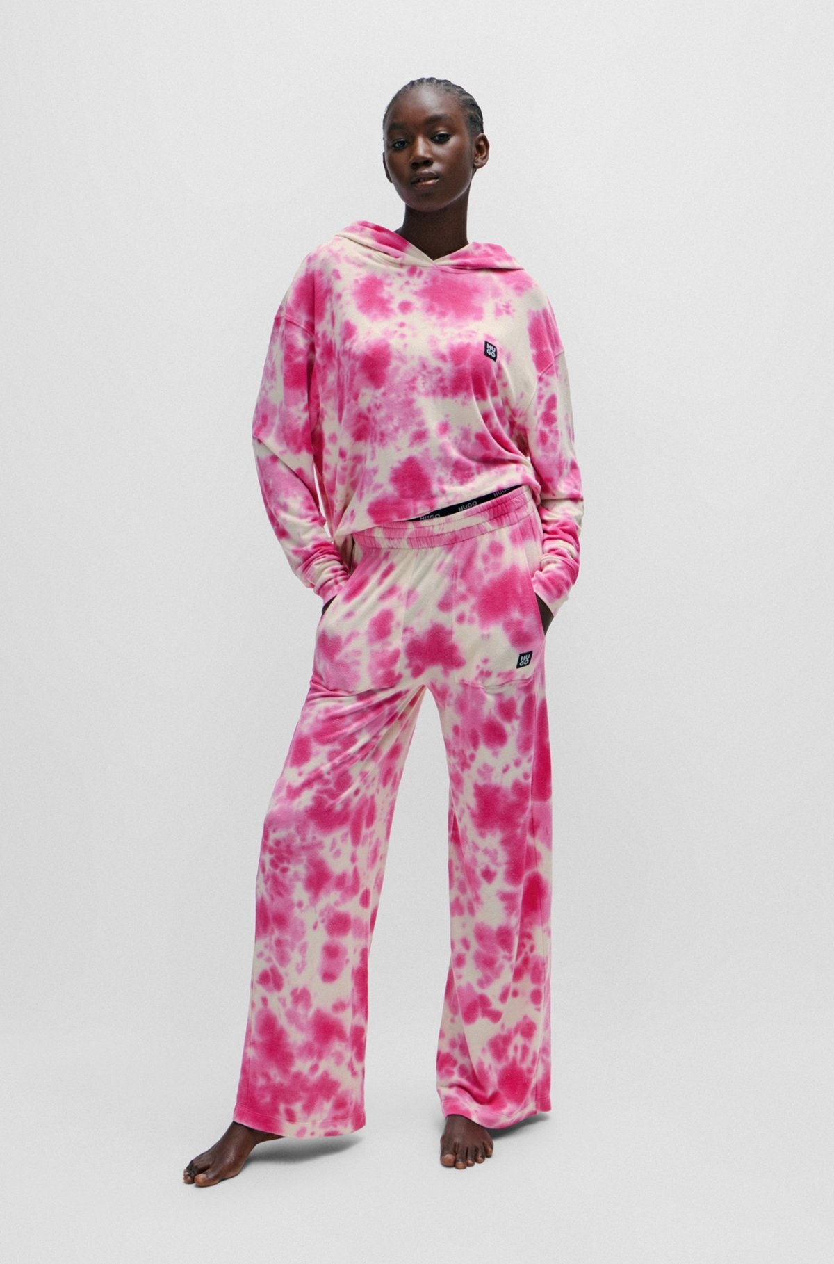 STACKED-LOGO RELAXED-FIT HOODIE WITH SEASONAL PRINT - 3
