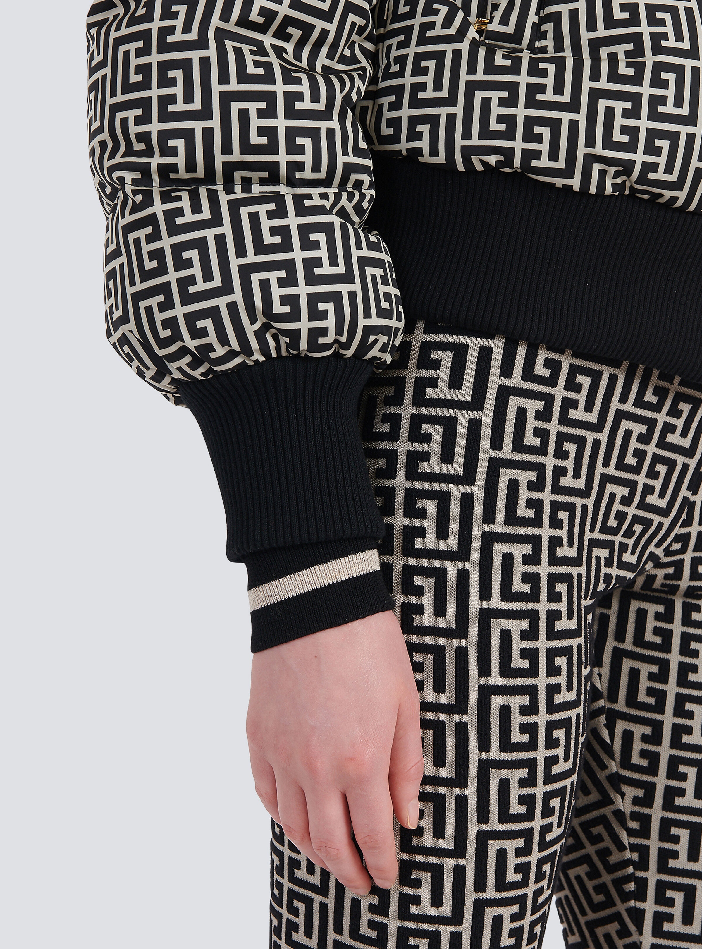 Nylon quilted coat with monogram - 8