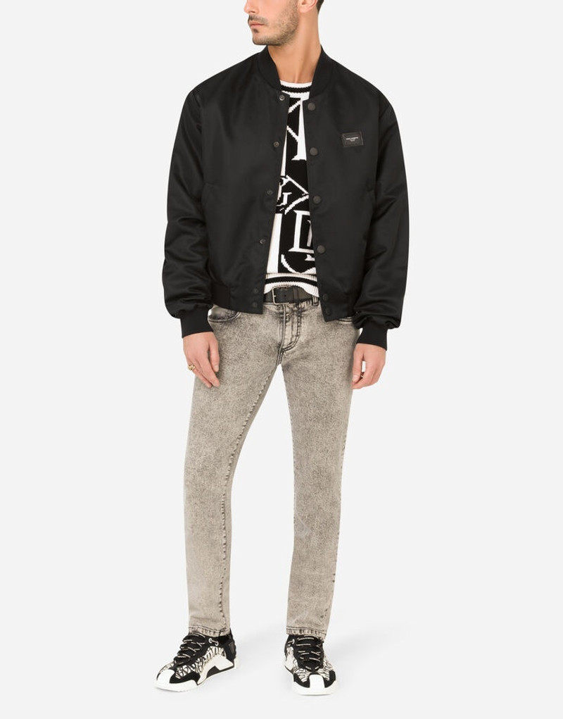 Nylon jacket with branded plate 6