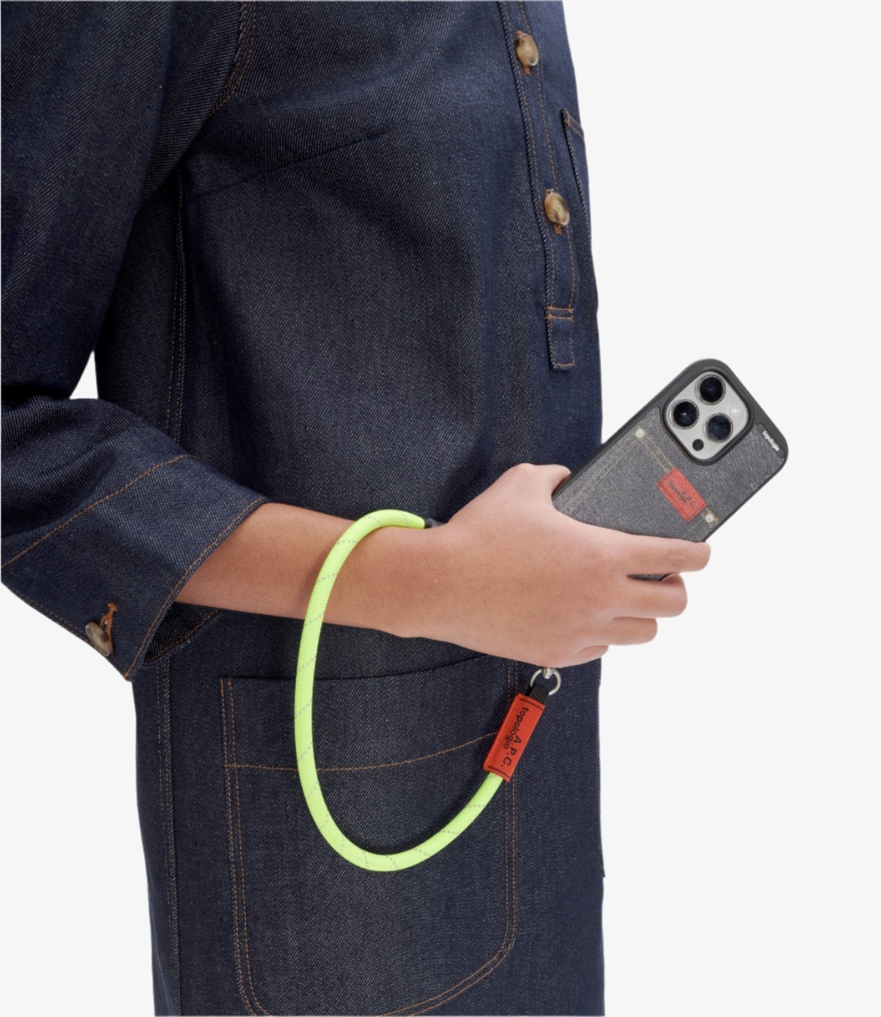 A.P.C. TOPOLOGIE IPHONE 15 PRO CASE - 2