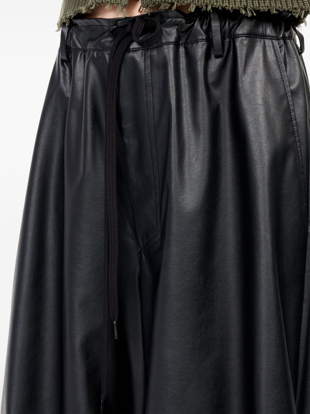 wide-leg crinkled trousers - 7