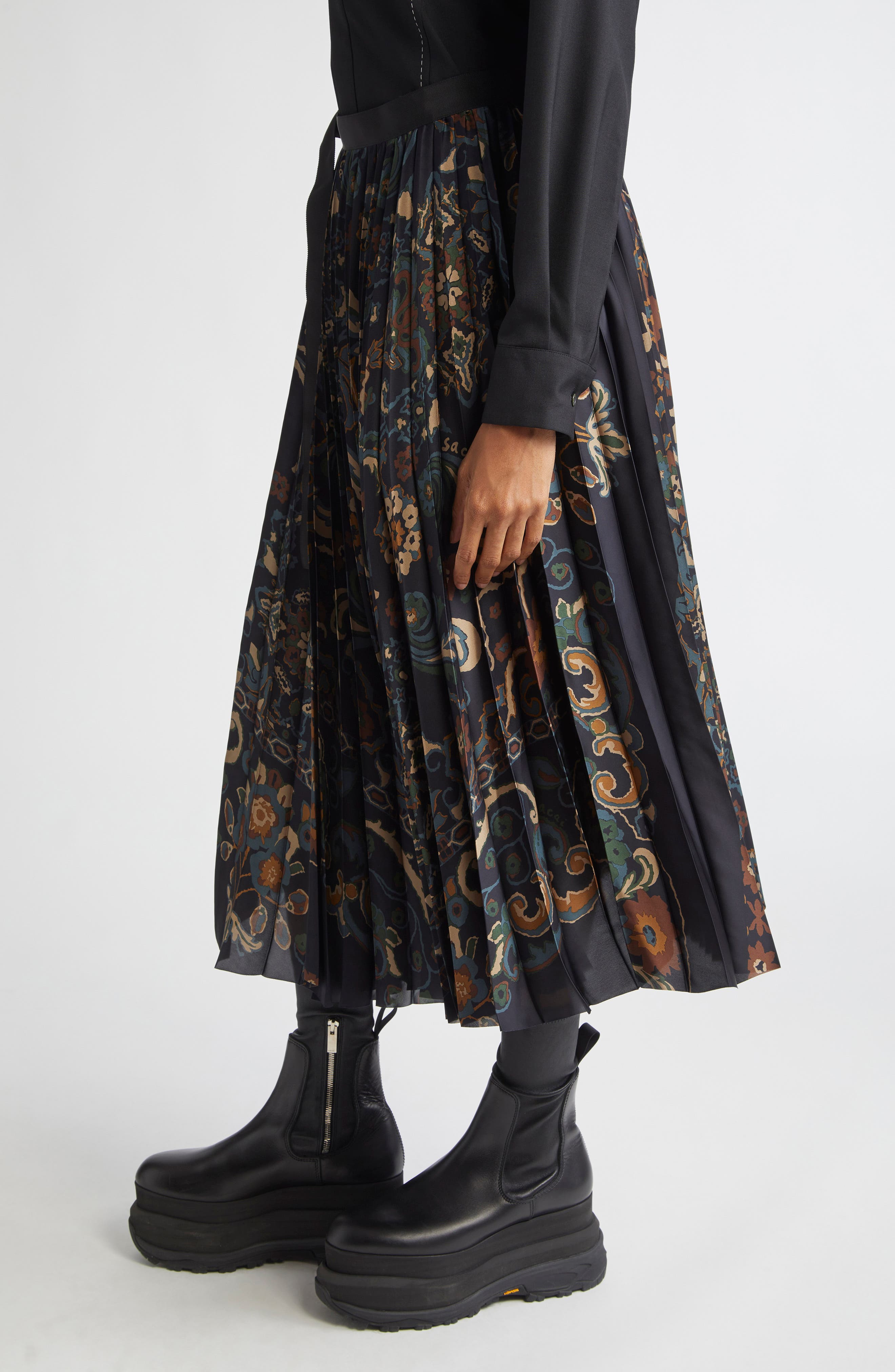 Sacai Floral Print Pleated Midi Skirt in Navy at Nordstrom - 4