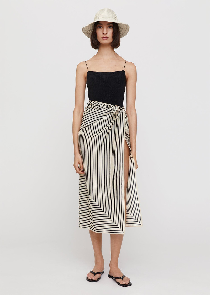 TOTEME Signature monogram cotton blanket scarf creme outlook