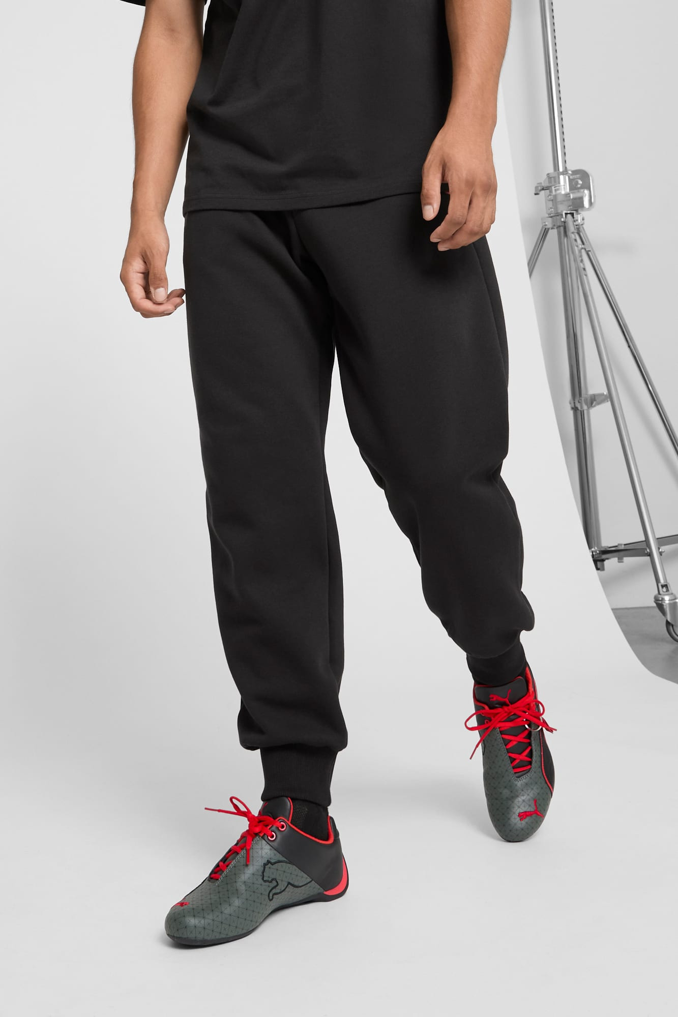 F1® ESS+ Men's Relaxed Sweatpants - 3