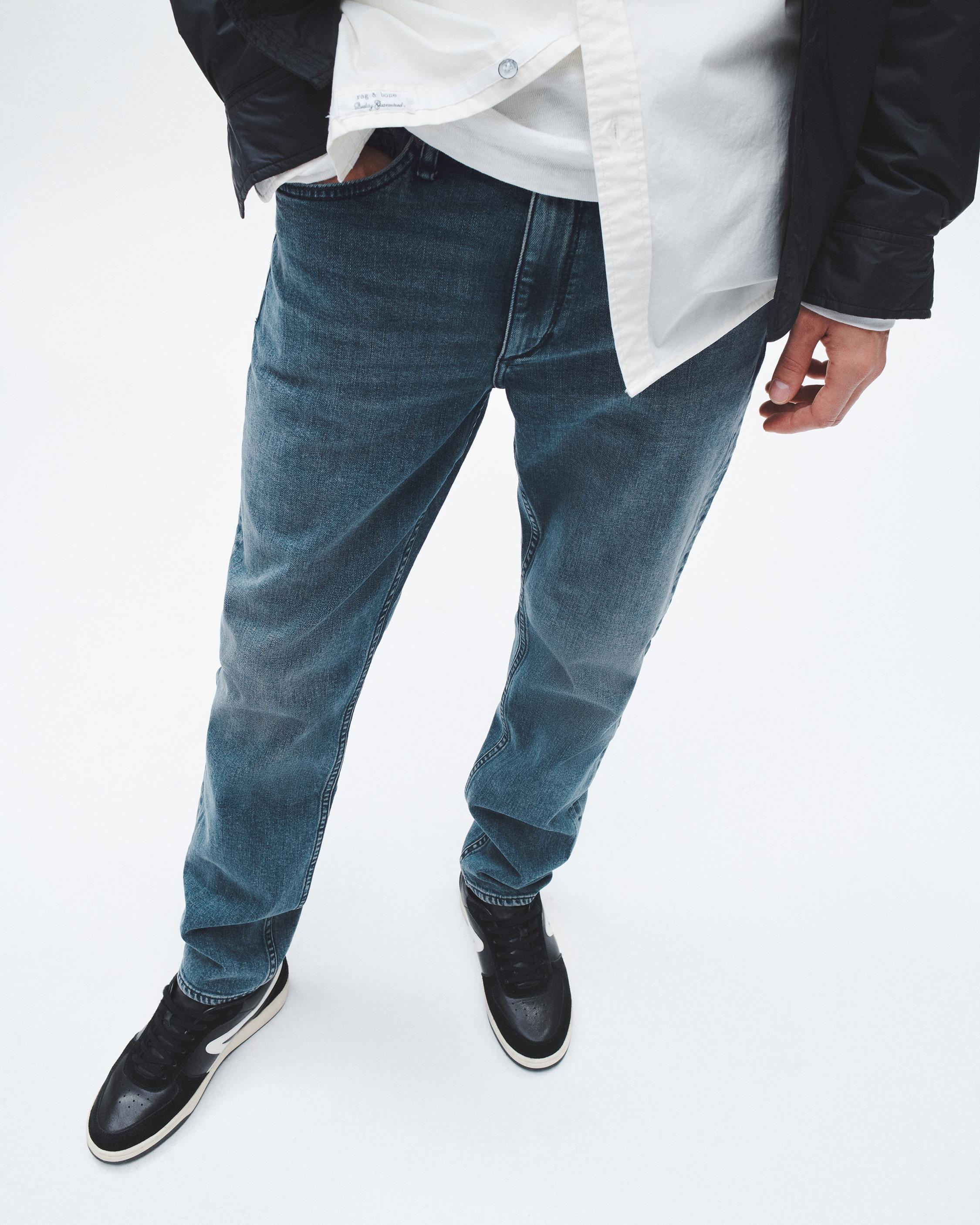 Fit 2 - Ivor
Slim Fit Authentic Stretch Jean - 5