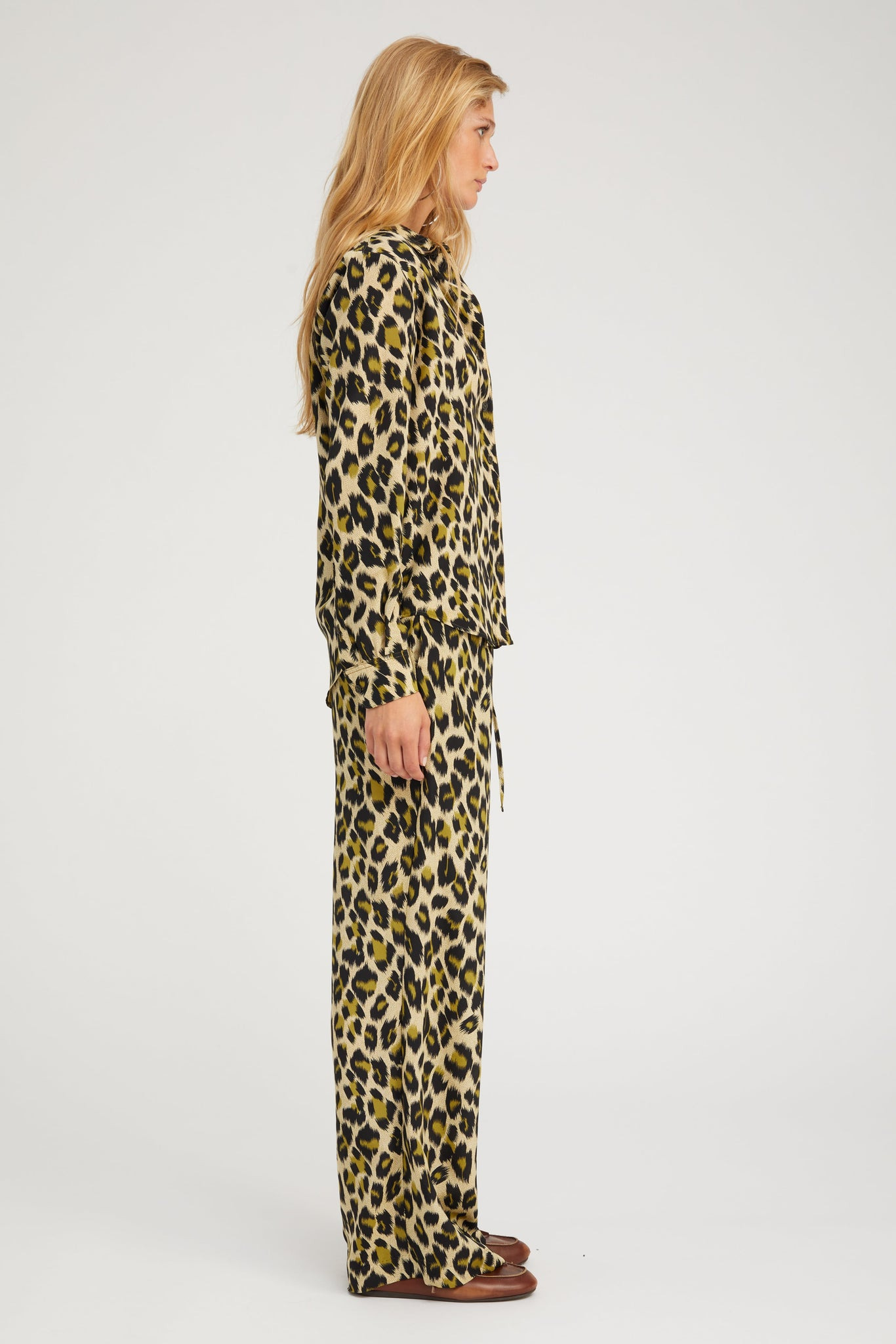 GREEN LEOPARD SILK FITTED BUTTON DOWN - 3