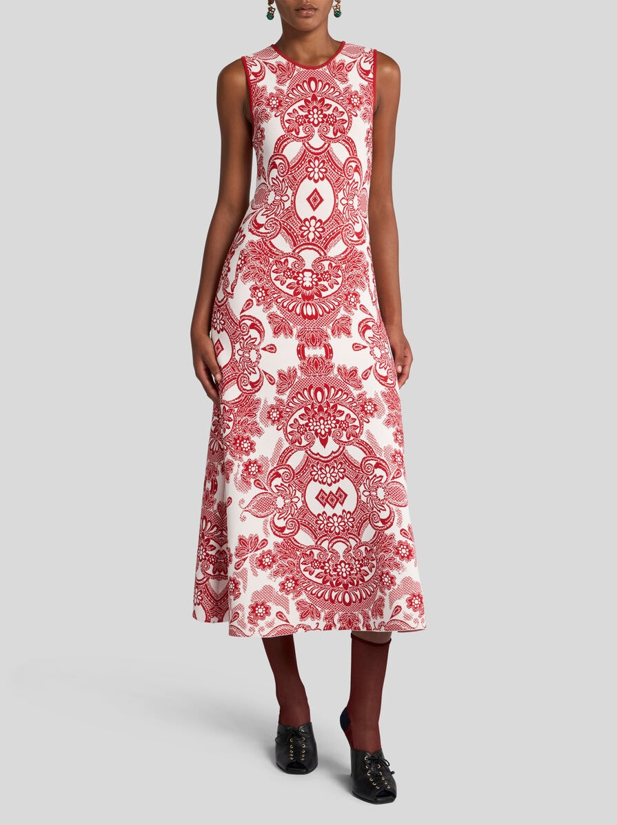 SLEEVELESS DRESS WITH LACE MOTIF - 4