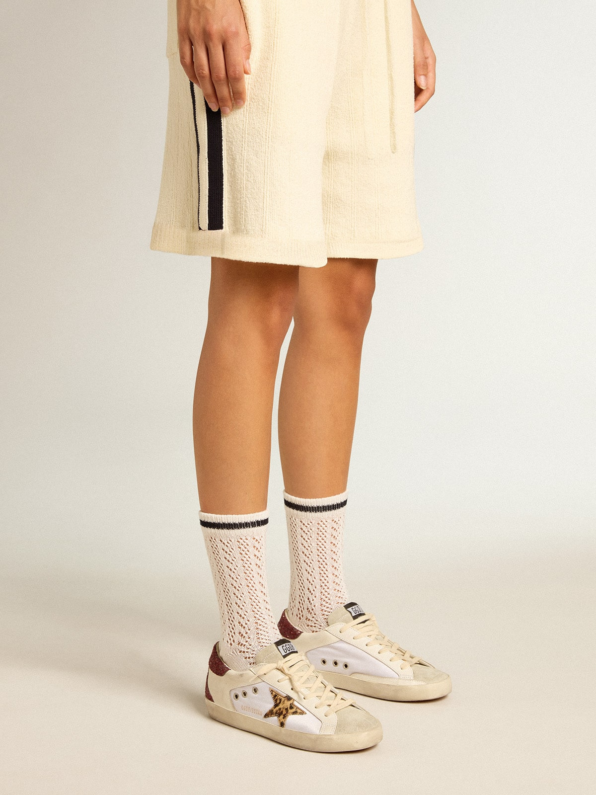 Long ribbed socks in vintage white with black stripe - 3