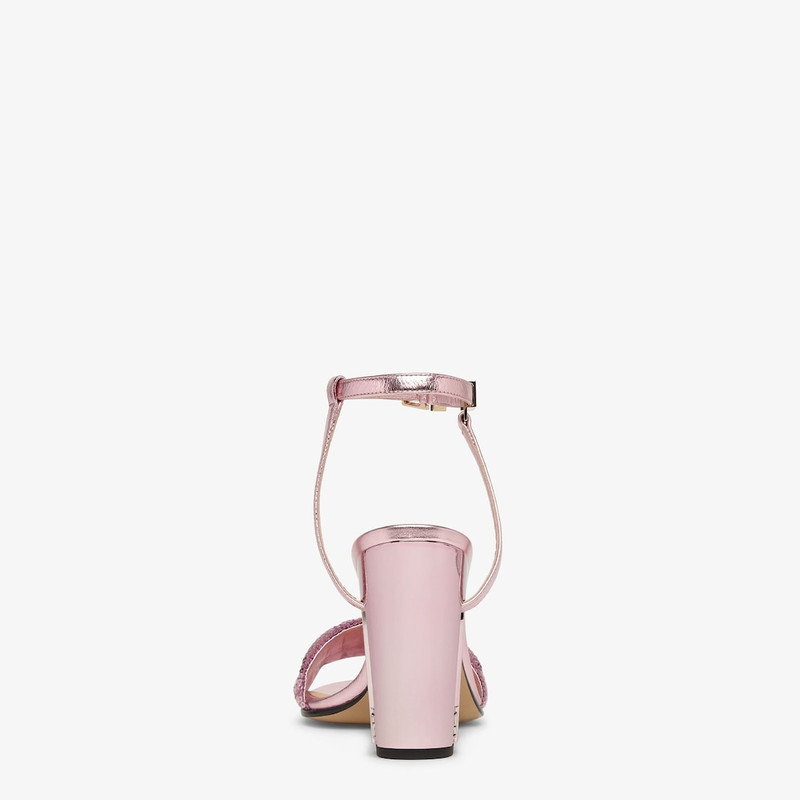 FENDI Delfina outlook