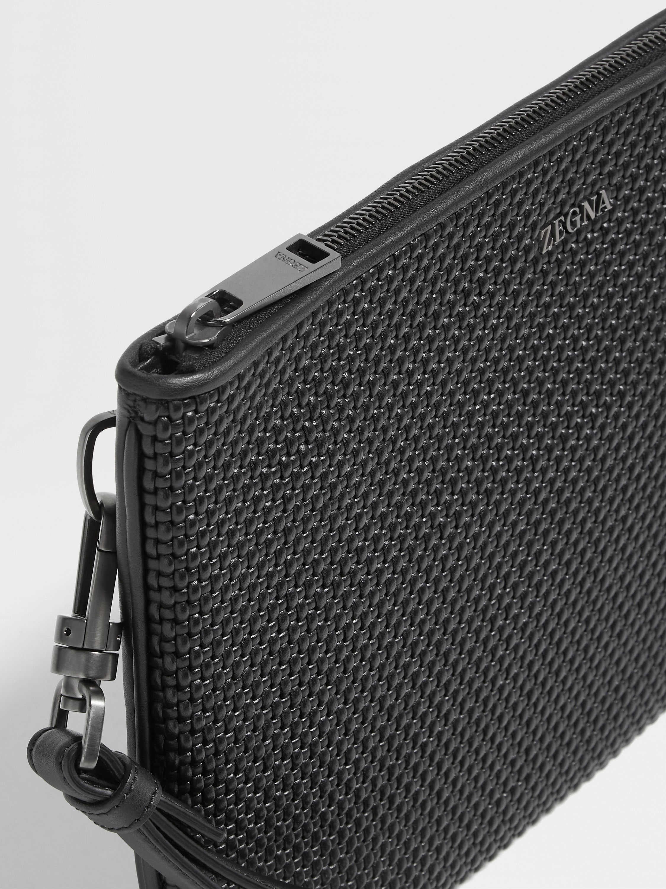 BLACK PELLETESSUTA™ LEATHER POUCH - 5