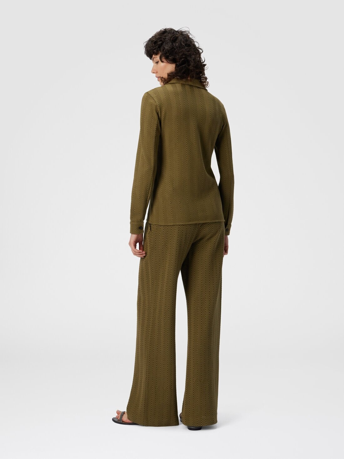 Slim Shirt with Zigzag Pattern - 3