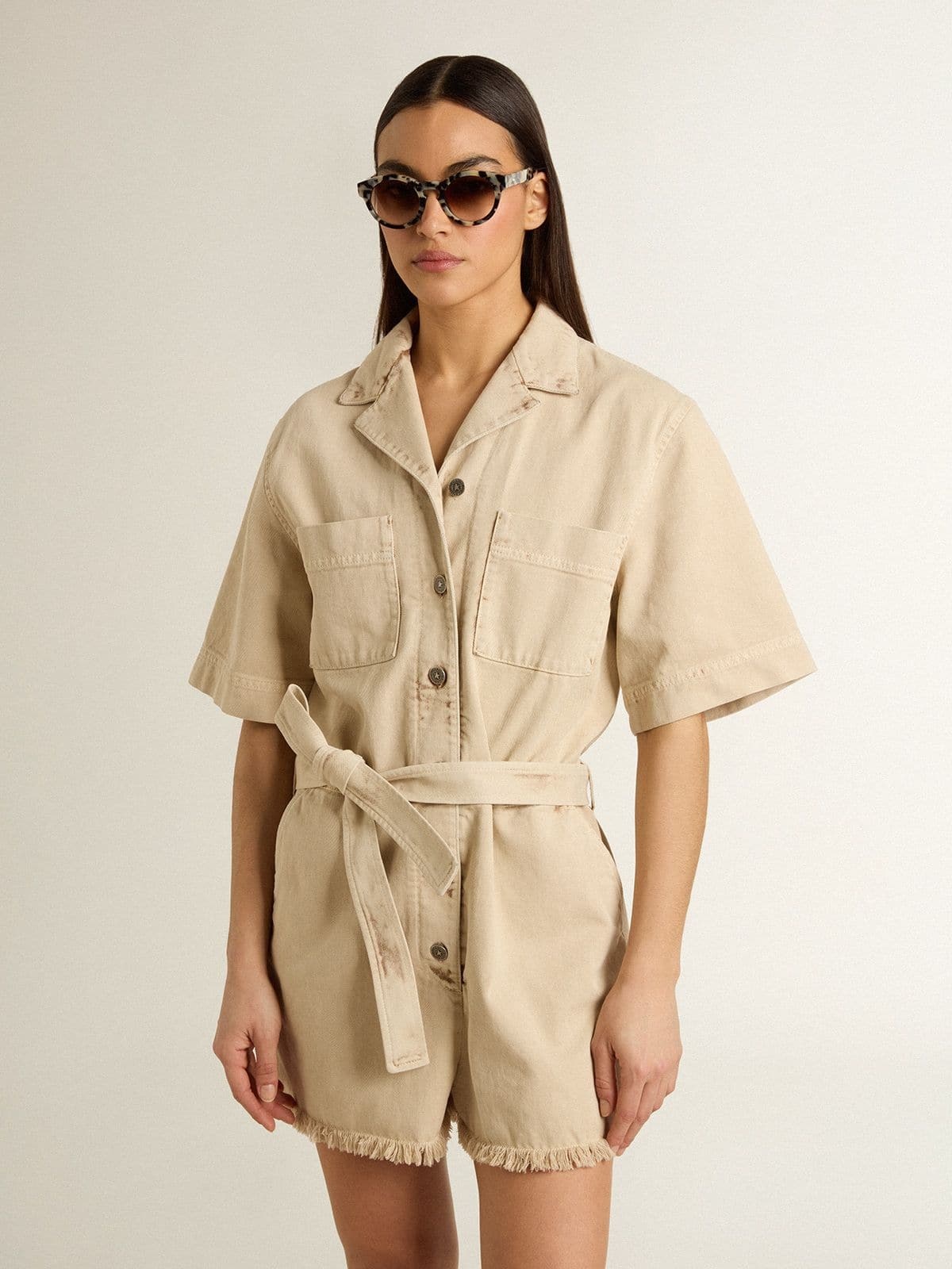 Women's romper in beige denim with belt and frayed hem - 2