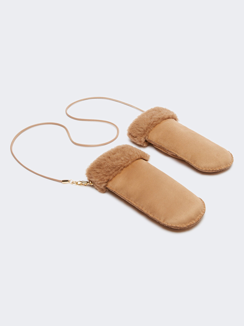 Max Mara SAND Soft-textured mittens outlook