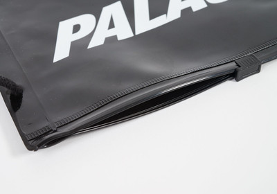 PALACE PALACE POUCH BLACK / WHITE outlook