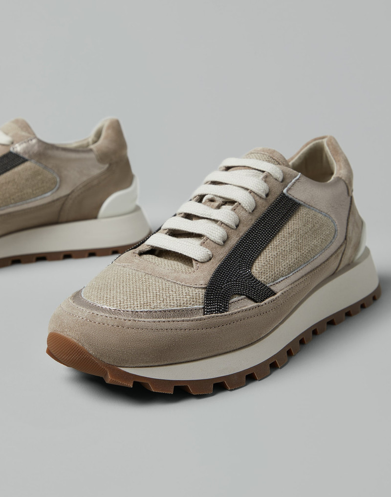 Suede and virgin wool flannel runners with precious contour 3