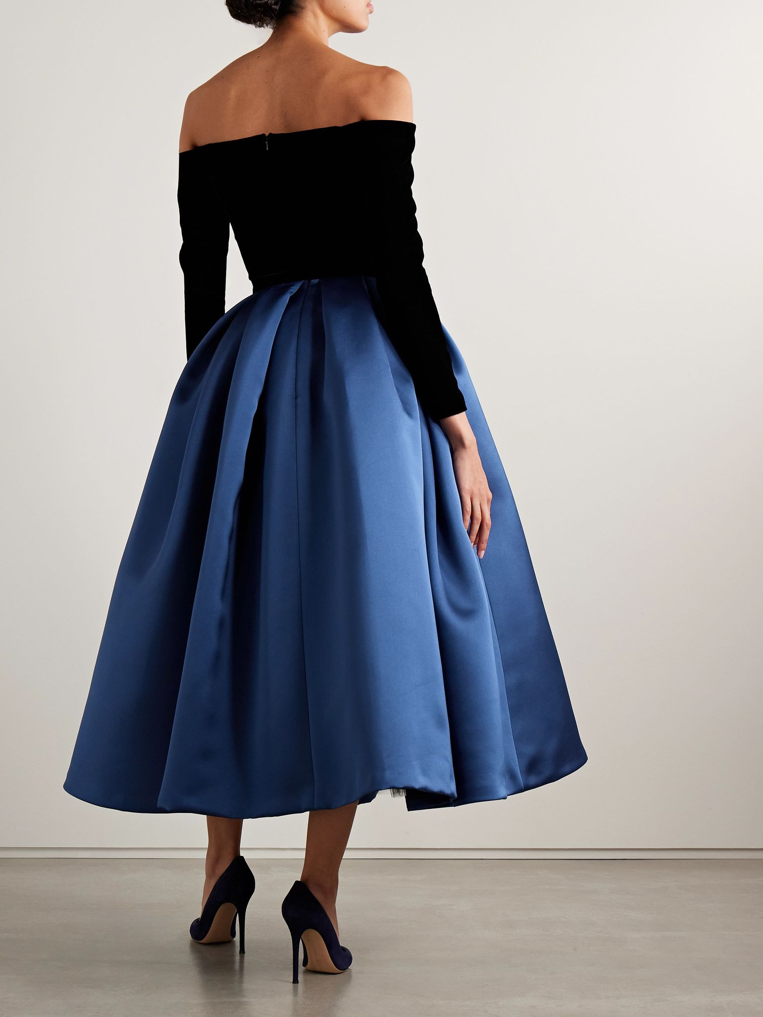 Off-the-shoulder velvet and pleated satin gown Navy - 3