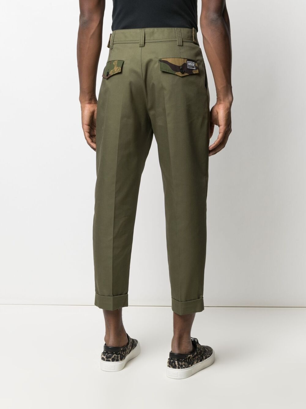 cropped camouflage panelled trousers - 4