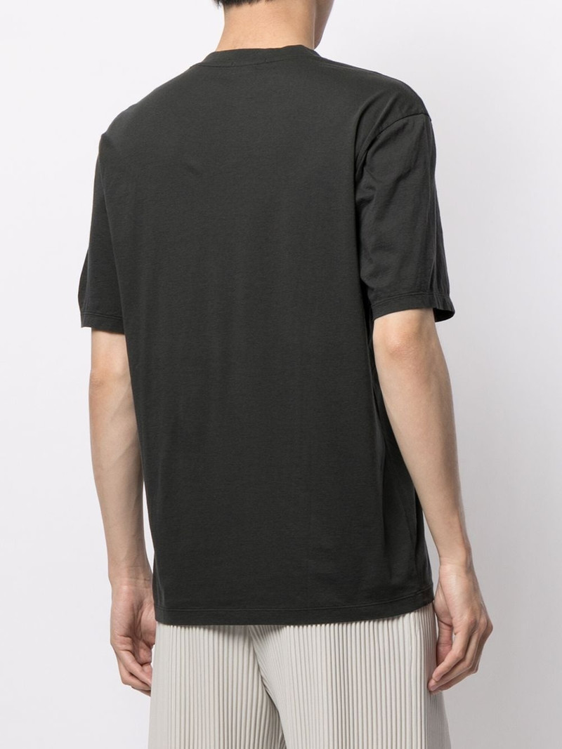 V-neck T-shirt 4