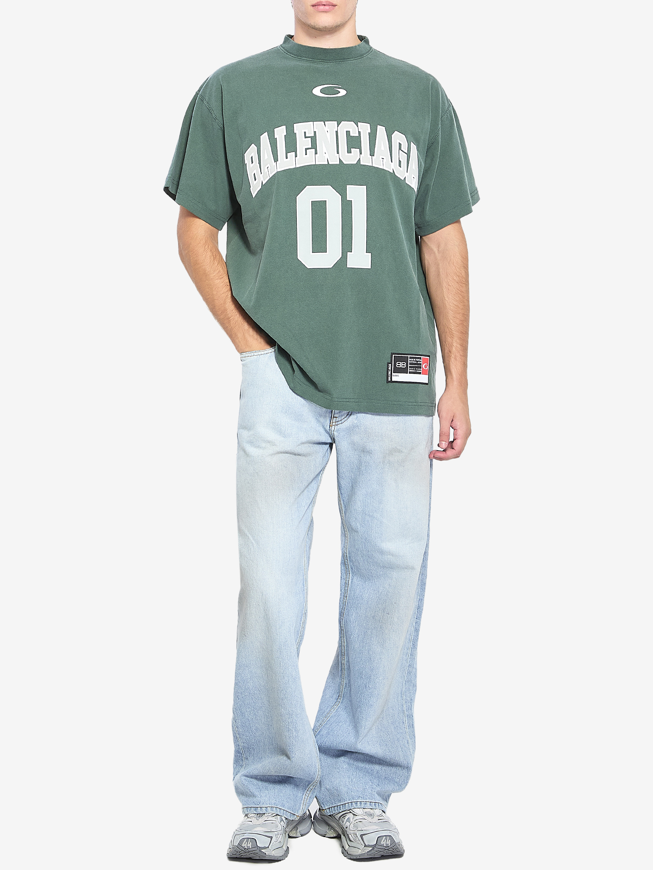 Distressed relaxed jeans - 2