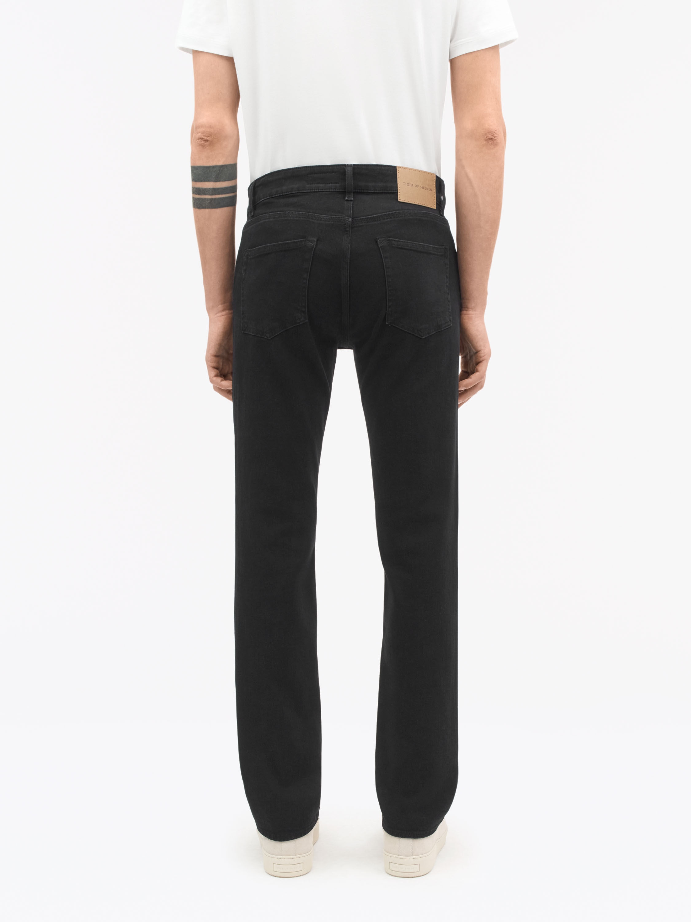 Des Mid-Rise Jeans - 4