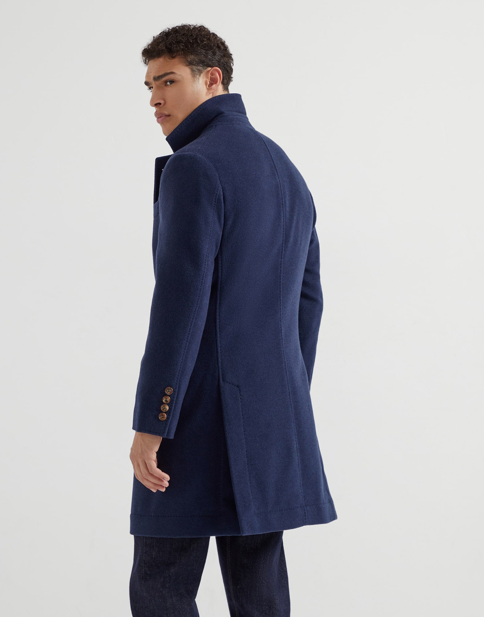 Lightweight water-resistant cashmere coat with double vents - 2