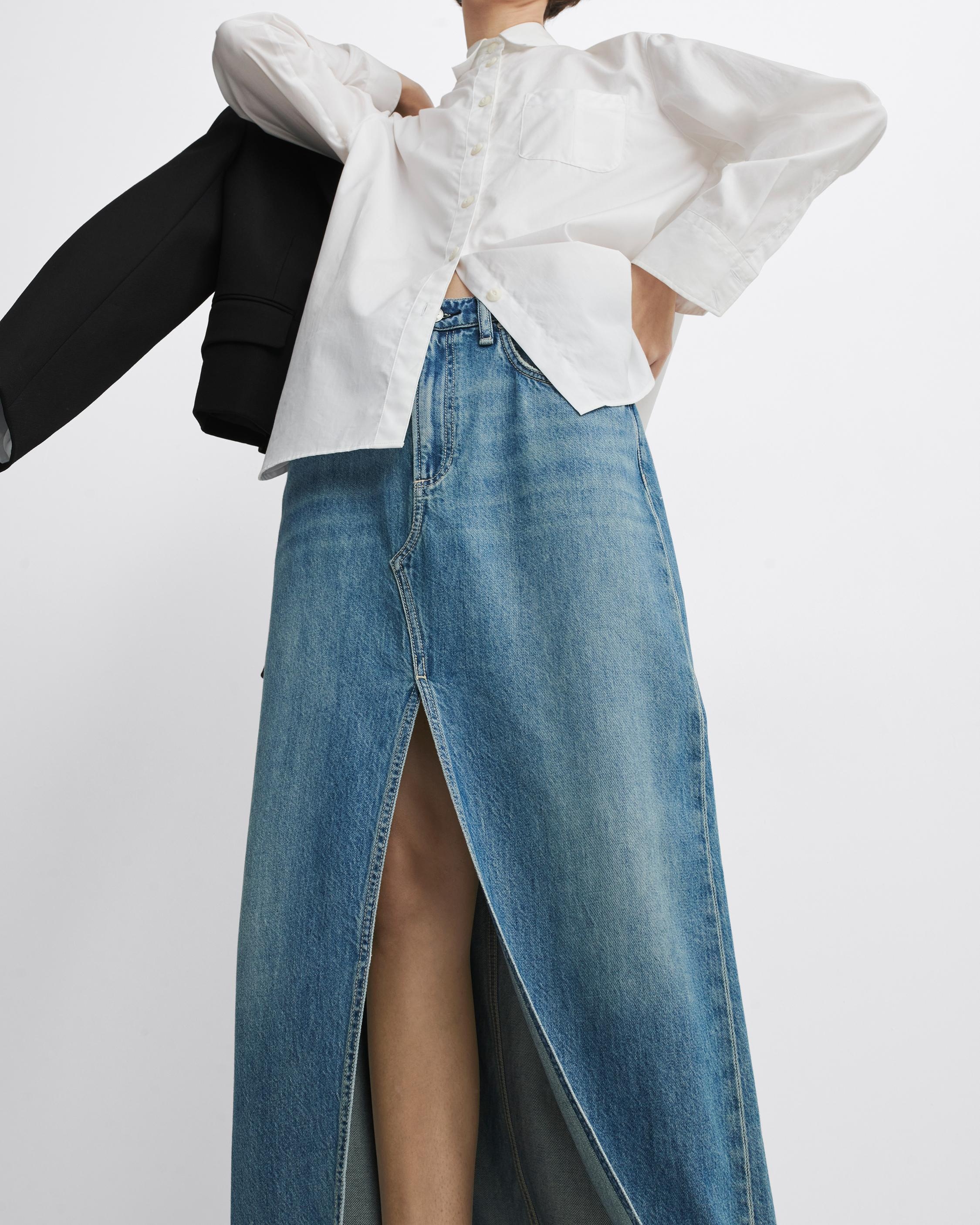 Featherweight Avery Skirt
Maxi - 2