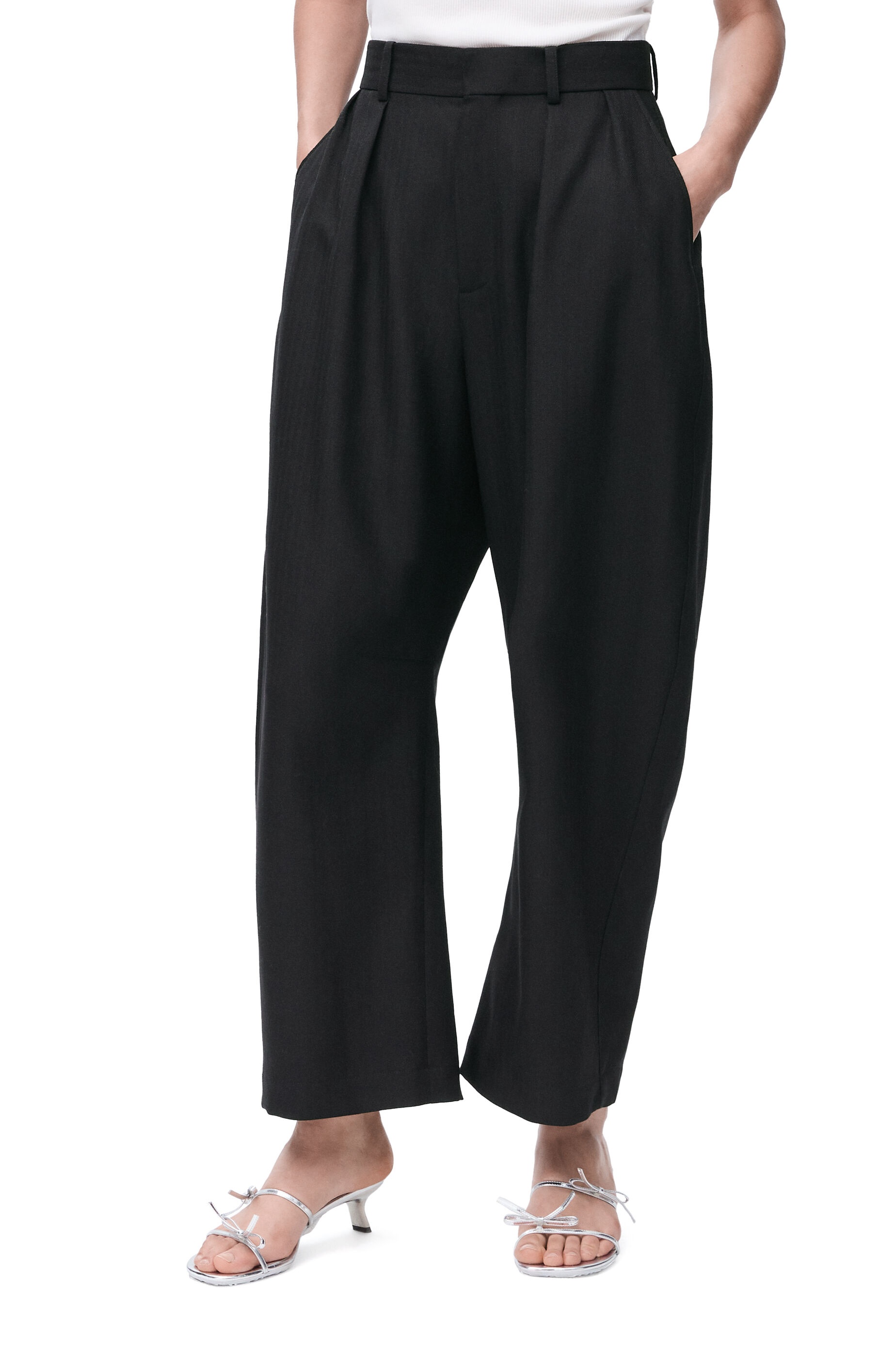 Barrel trousers in wool - 3