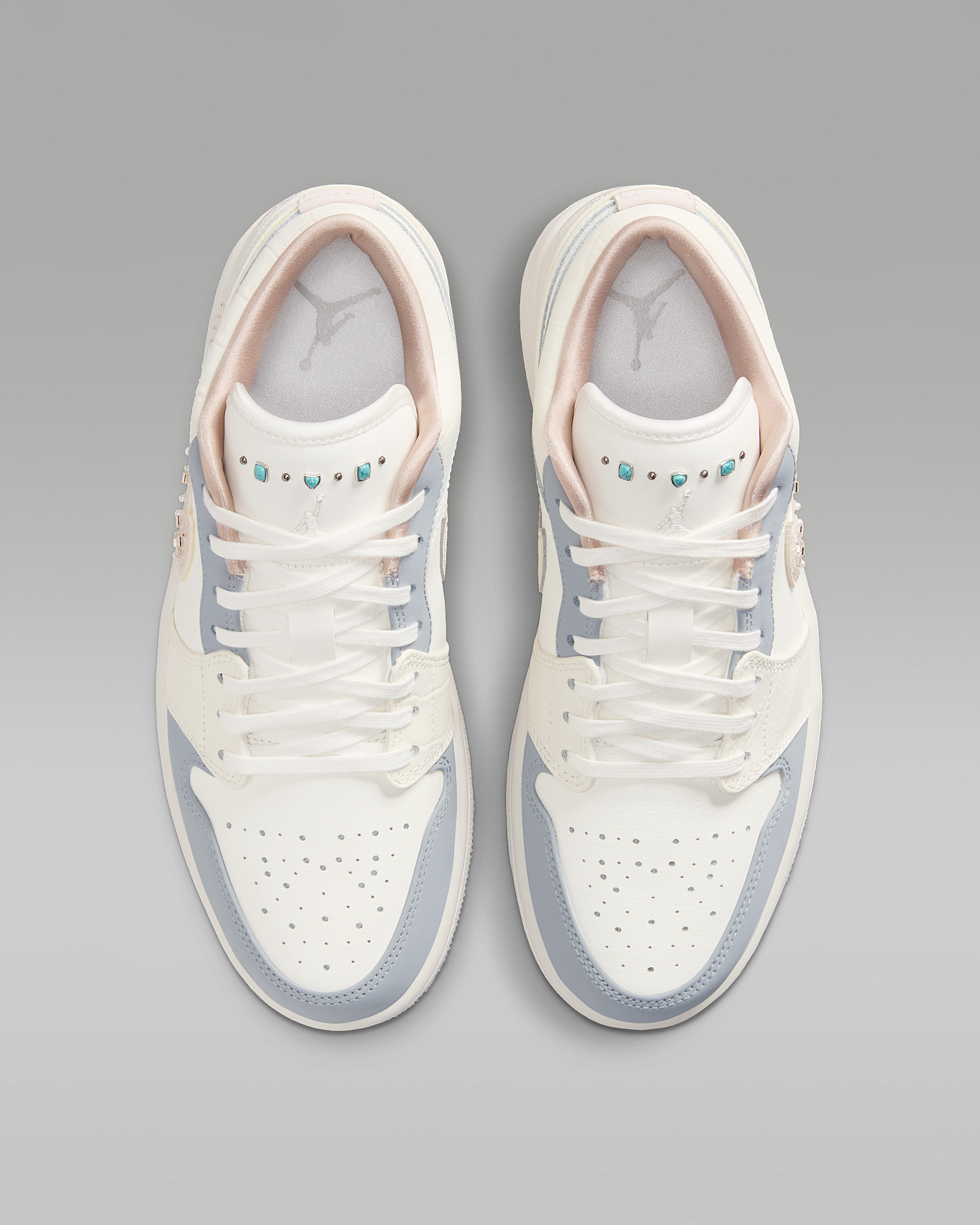 Air Jordan 1 Low Women's Shoes - 4