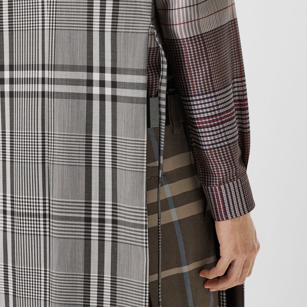 Sleeveless Check Technical Wool Coat - 5