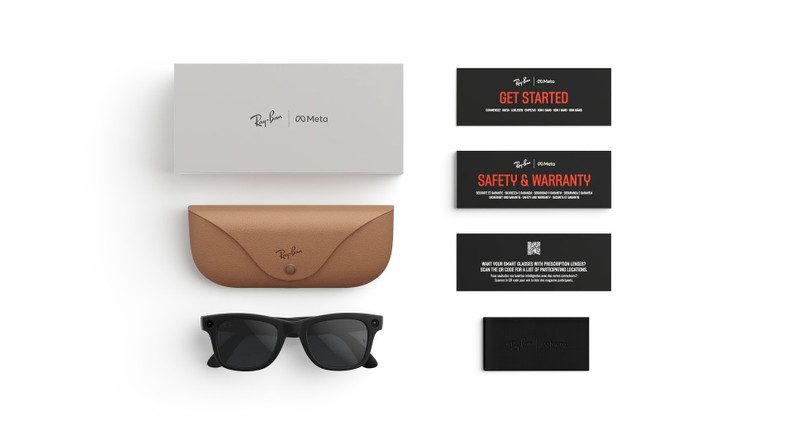 Ray-Ban Meta Wayfarer (Gen 2) Matte Black Transitions® Grey Lenses 4