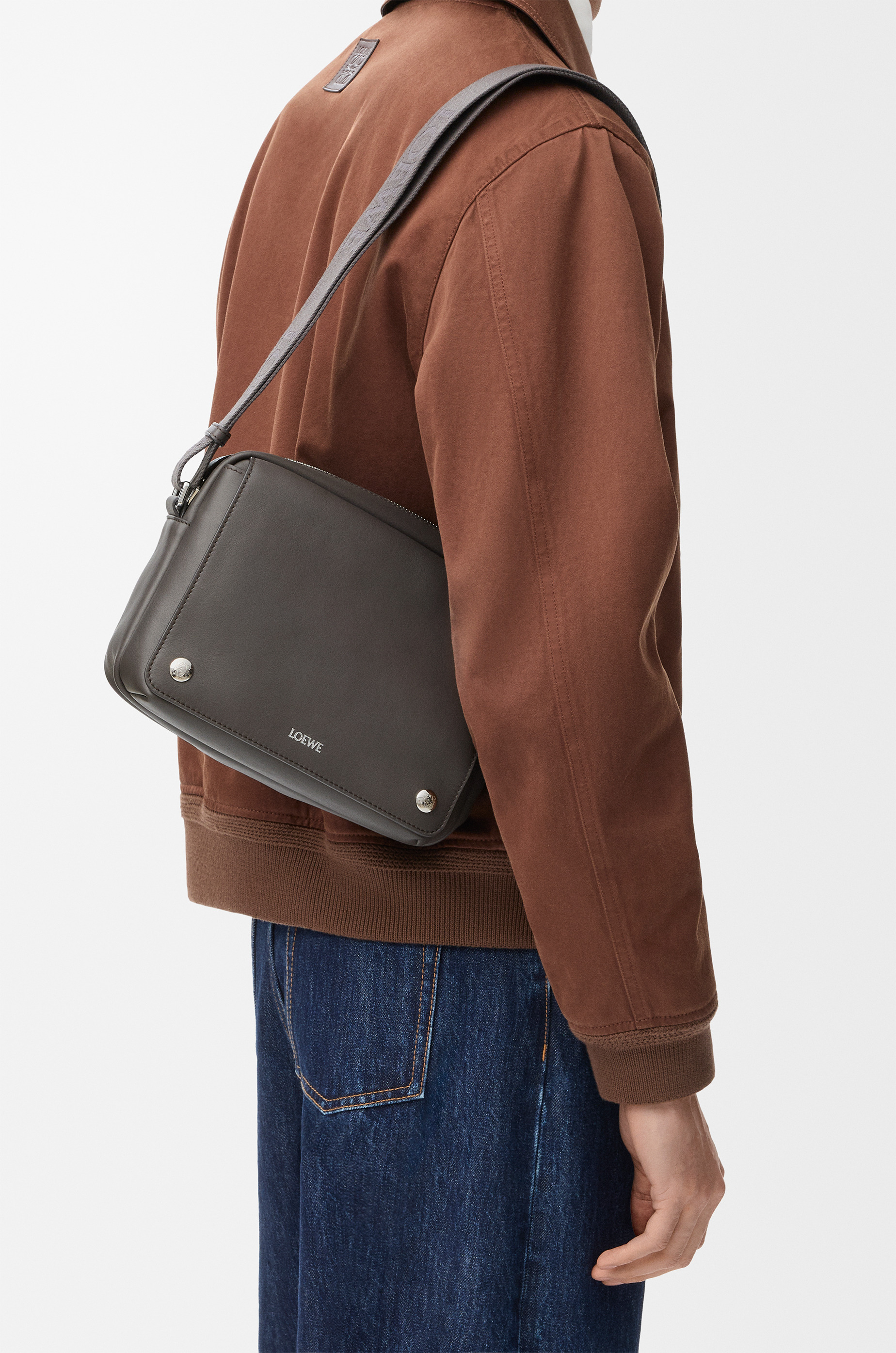 Medium Pebble messenger bag in smooth calfskin - 2