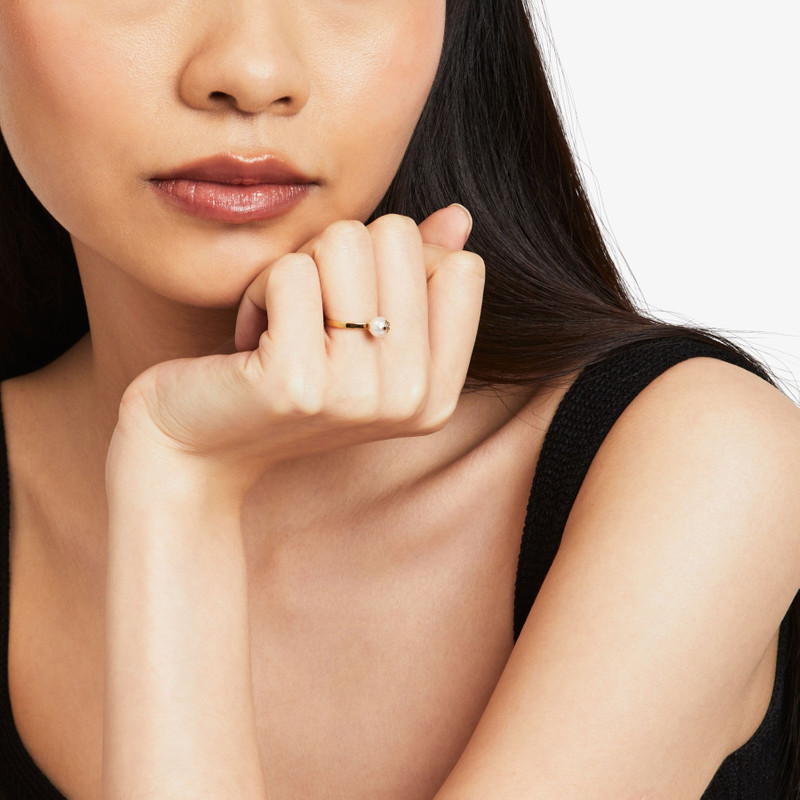 JIMMY CHOO JC Pearl Ring
Gold-Finish Metal Ring with JC Pearl outlook