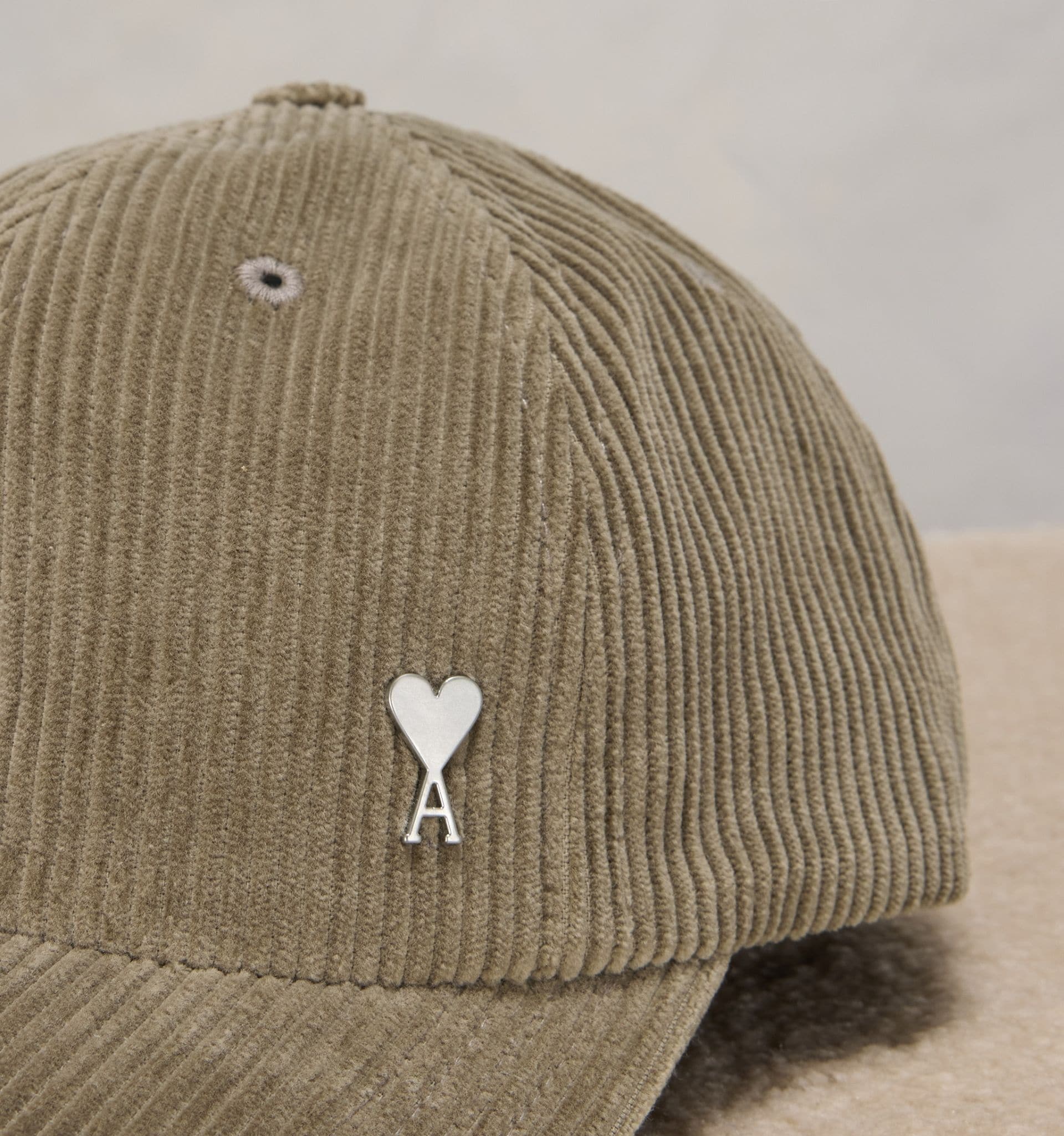 Ami de Coeur エンボス キャップ 376 | AMI PARIS