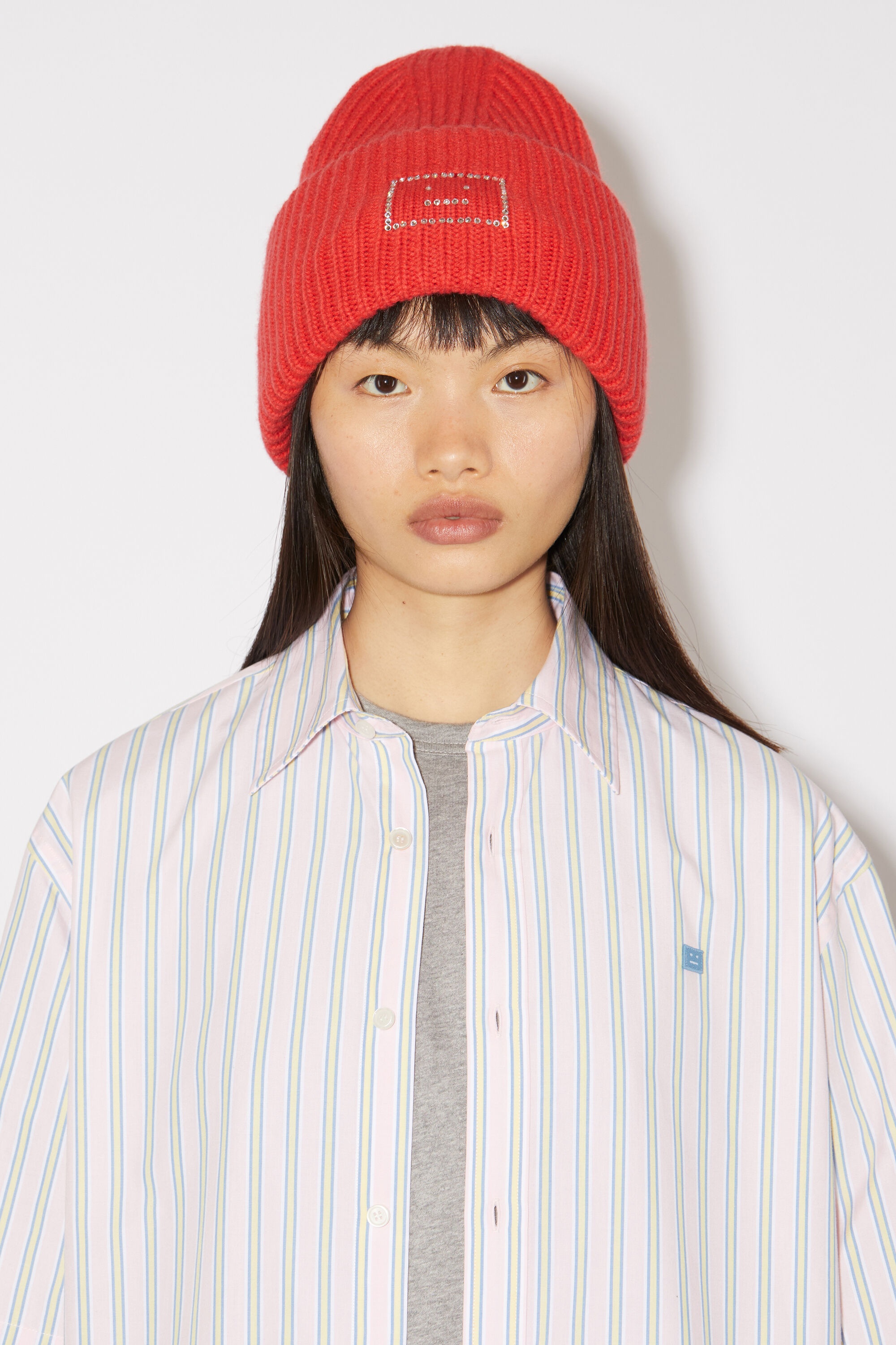 Acne Studios Large face logo beanie - Sharp red